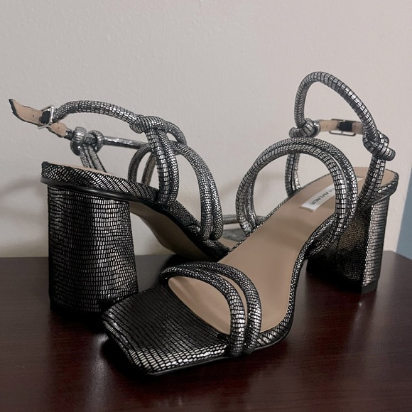 SAKS FIFTH AVENUE NWT Diana Lizard Embossed Leather Block Heel Sandals. ⭐️ - Picture 6 of 6